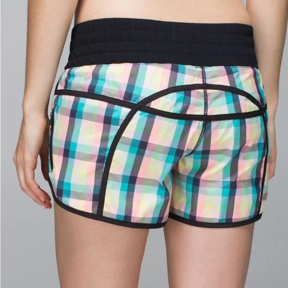 Lululemon Tracker Short II *2-way Stretch
Wee Wheezy Check Bleached Coral Cadet - Picture 2 of 10